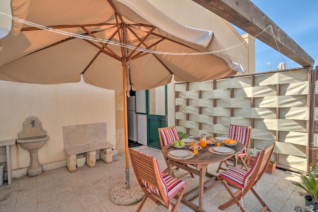 Appartamenti Pomelia Punta Secca Exterior foto